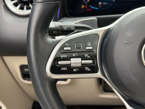 Used 2023 Mercedes-Benz GLB 250 4MATIC image 20