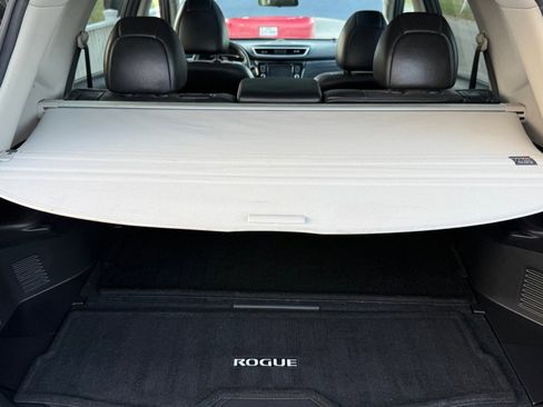 Used 2015 Nissan Rogue SL w/ SL Premium Package image 19