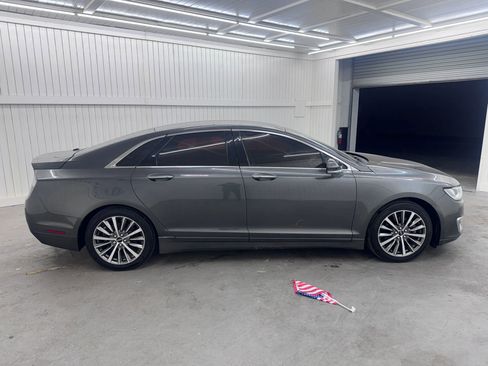 Used 2020 Lincoln MKZ image 4