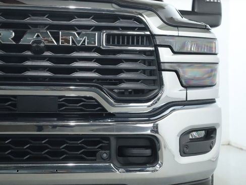 Used 2025 RAM 2500 Big Horn AWD/4WD image 7