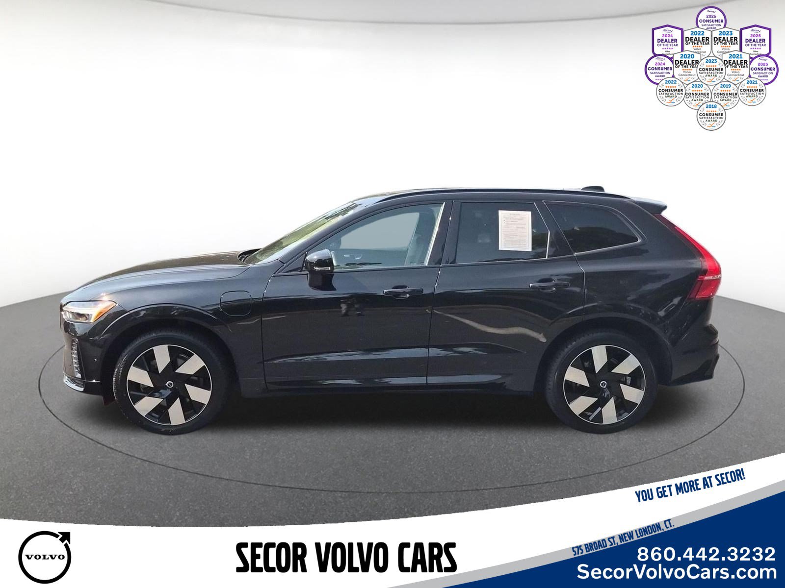 Certified 2024 Volvo XC60 T8 Plus w/ Protection Package Premier AWD/4WD image 10