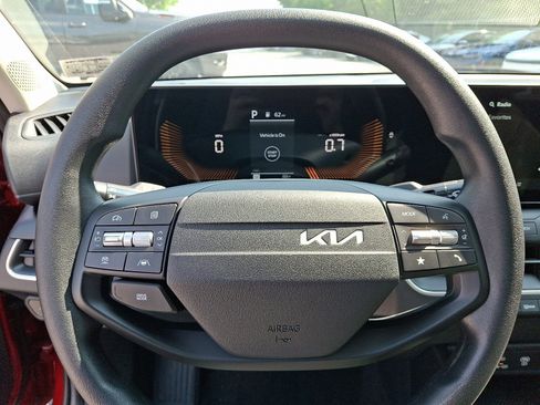 New 2025 Kia K4 LXS image 16