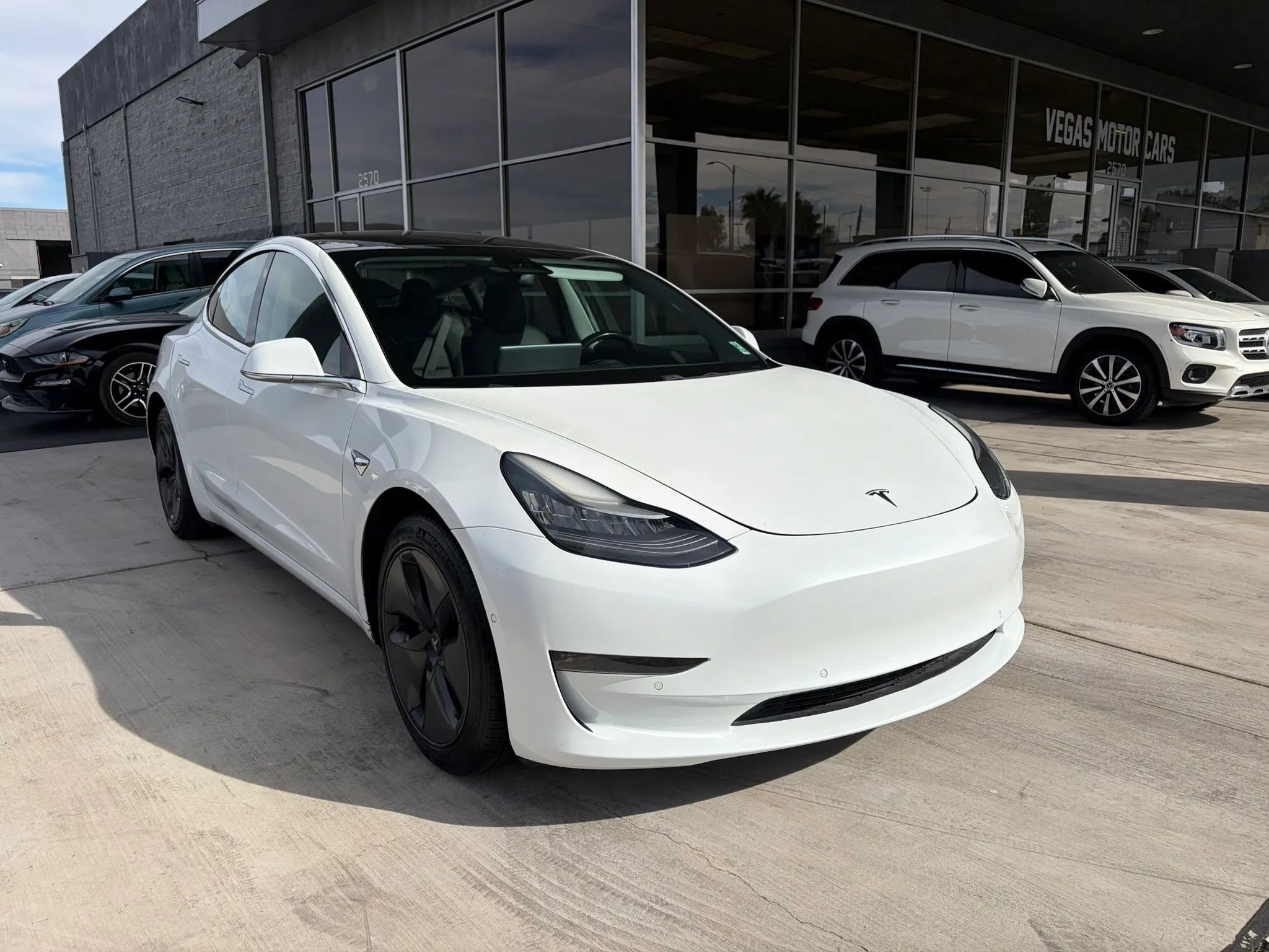 Used 2018 Tesla Model 3 Long Range RWD image 2