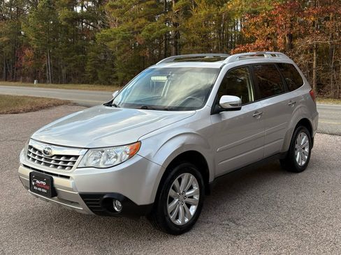 Used 2011 Subaru Forester 2.5X Touring image 3