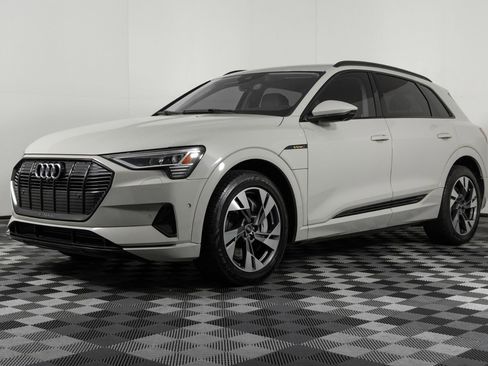 Used 2021 Audi e-tron Premium w/ Convenience Plus Package image 1