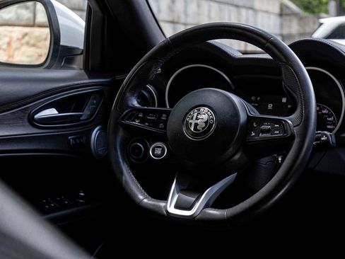 Used 2022 Alfa Romeo Stelvio Ti AWD/4WD image 23