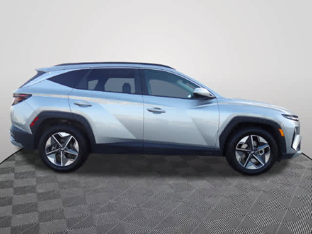 Used 2025 Hyundai Tucson SEL FWD image 4