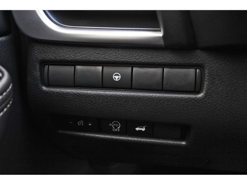 Certified 2026 Nissan Rogue SV FWD image 23