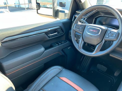 Certified 2025 GMC Sierra 2500 AT4 image 12