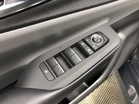 Used 2024 Toyota Prius XLE image 14