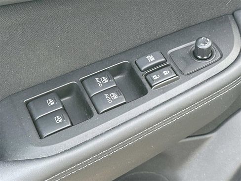 Used 2018 Subaru Outback 2.5i Premium image 16