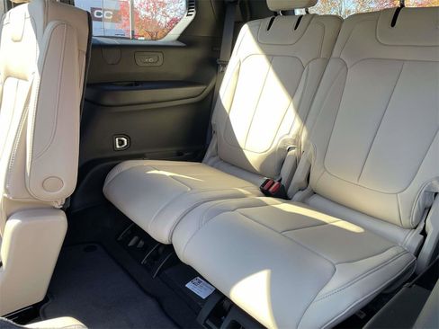 New 2025 Jeep Grand Cherokee L Limited image 31