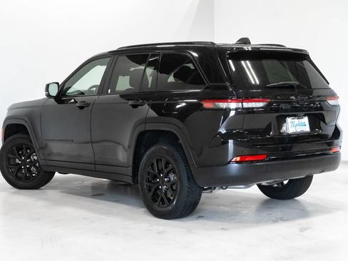 Used 2024 Jeep Grand Cherokee Altitude AWD/4WD image 26