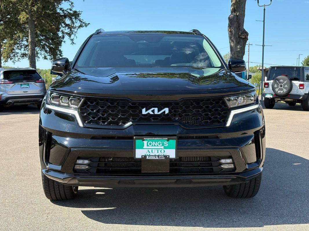 Used 2023 Kia Sorento SX AWD/4WD image 3