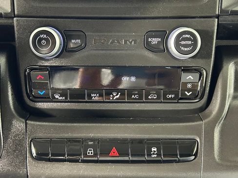 Used 2025 RAM ProMaster 2500 FWD image 16