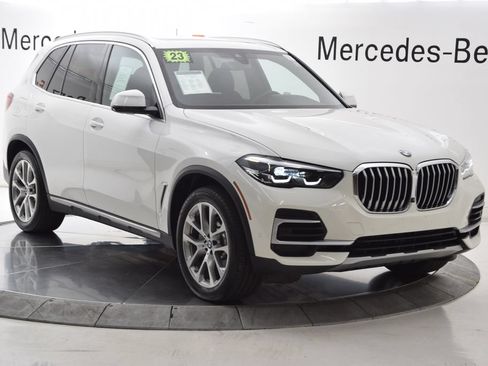 Used 2022 BMW X5 xDrive40i w/ Parking Assistance Package AWD/4WD image 8