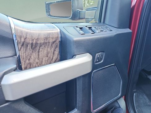 Used 2019 Ford F250 Lariat w/ Tow Technology Bundle image 17