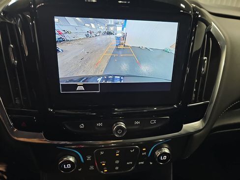 Used 2023 Chevrolet Traverse LT AWD/4WD image 25