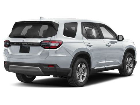 Used 2023 Honda Pilot EX-L image 3