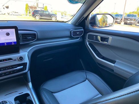 Certified 2022 Ford Explorer XLT w/ Equipment Group 202A image 22