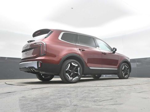 Used 2023 Kia Telluride EX w/ EX Captain's Chair Package FWD image 50