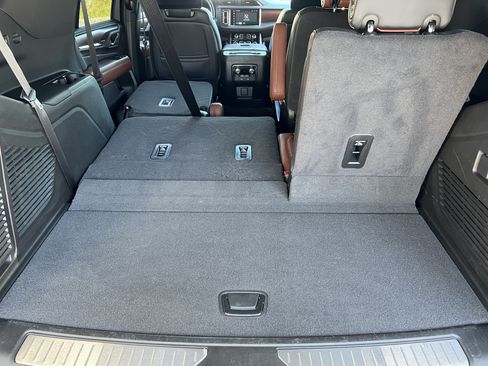 Used 2024 GMC Yukon Denali Ultimate AWD/4WD image 20