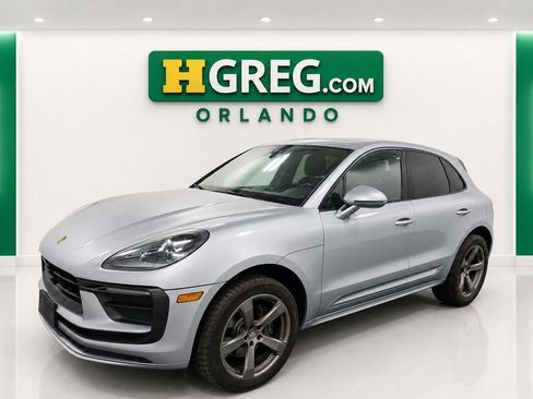 Used 2023 Porsche Macan AWD/4WD image 4