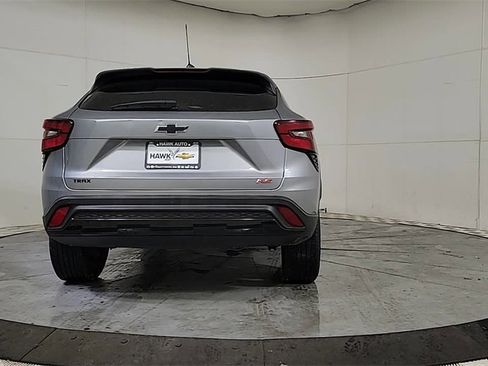 Certified 2024 Chevrolet Trax RS w/ Driver Confidence Package image 6