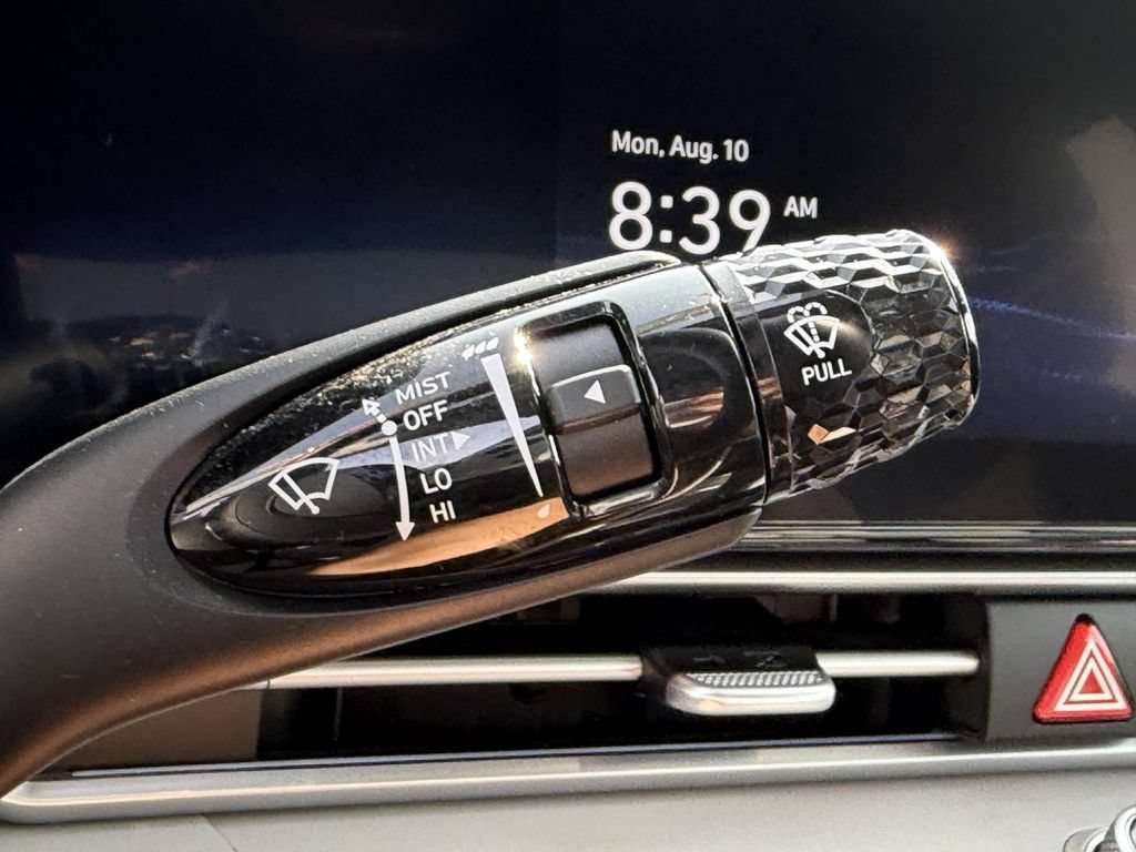 Certified 2025 Hyundai Elantra Limited FWD image 27