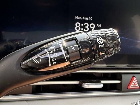 Certified 2025 Hyundai Elantra Limited FWD image 27