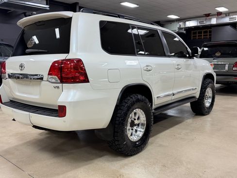 Used 2014 Toyota Land Cruiser AWD/4WD image 9