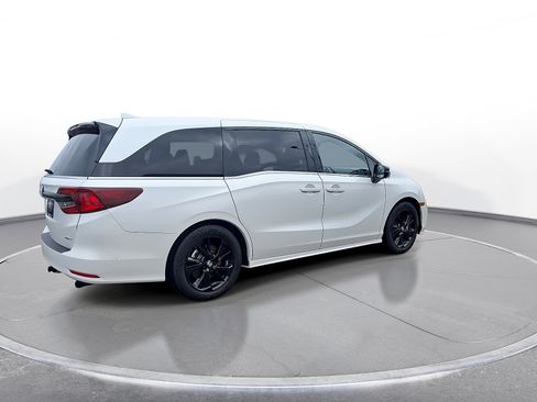 Used 2023 Honda Odyssey Sport image 8