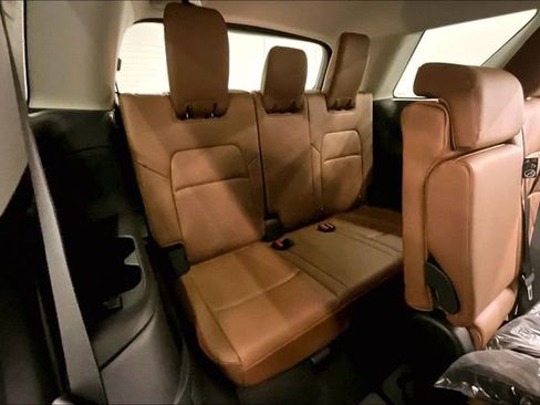 New 2026 Nissan Pathfinder Platinum image 35