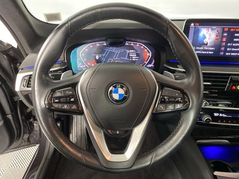 Used 2021 BMW 540i xDrive w/ Premium Package image 13