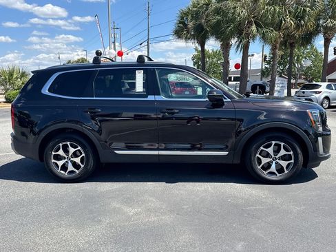 Used 2021 Kia Telluride EX w/ Towing Package FWD image 2