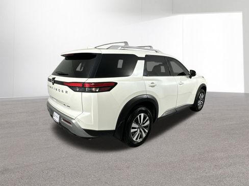 Used 2022 Nissan Pathfinder SL AWD/4WD image 37