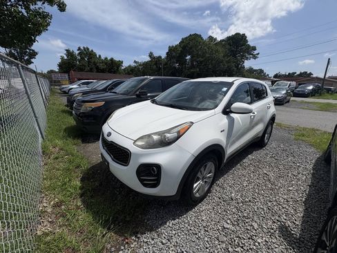 Used 2018 Kia Sportage LX AWD/4WD image 3