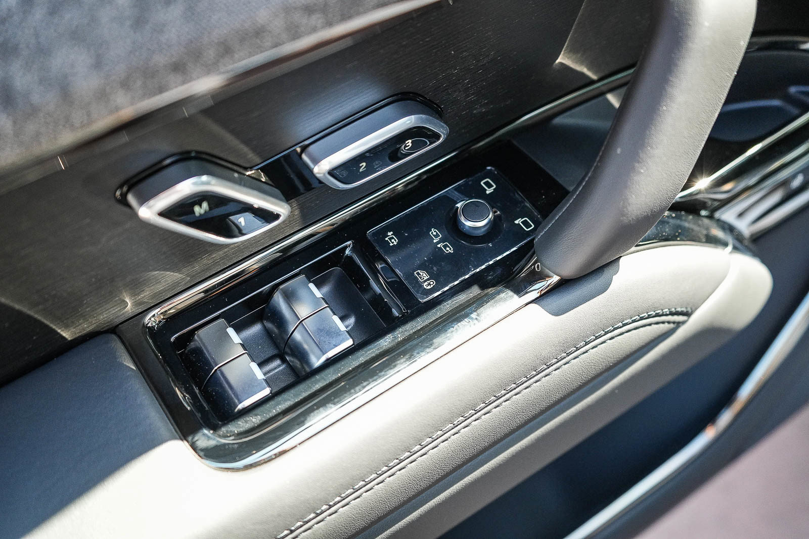 New 2026 Land Rover Range Rover Sport Dynamic SE AWD/4WD image 19