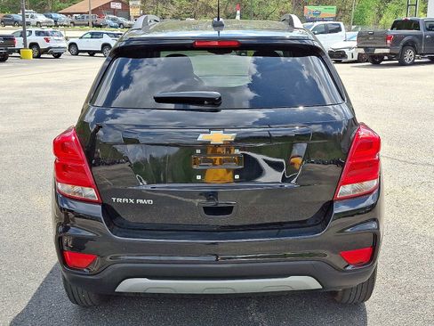 Used 2022 Chevrolet Trax LT w/ LT Convenience Package AWD/4WD image 5