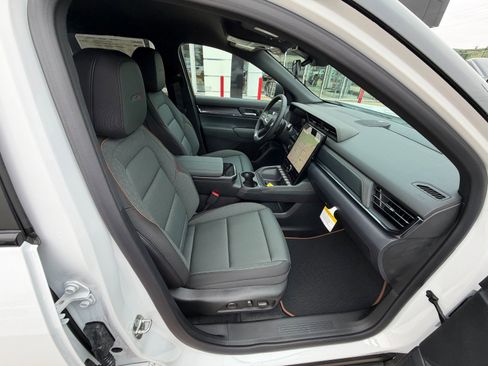 New 2026 GMC Terrain AT4 w/ Convenience Package III image 27