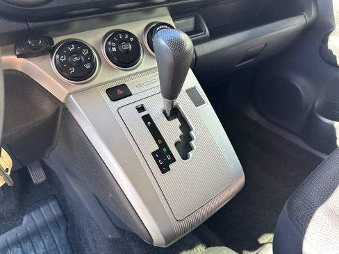 Used 2010 Scion xB FWD image 14