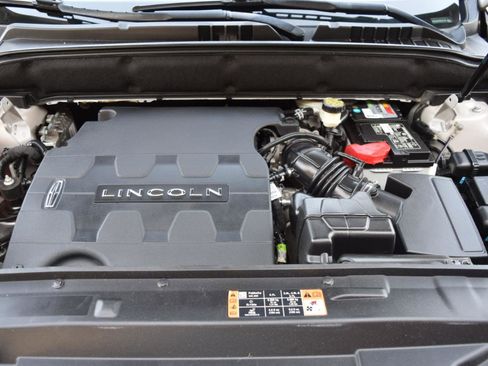 Used 2016 Lincoln MKX Reserve w/ Climate Package FWD image 30