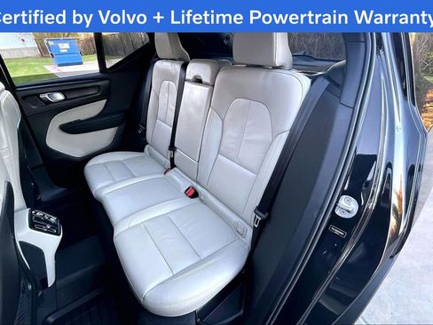 Certified 2023 Volvo XC40 B5 Ultimate w/ Protection Package Premier image 34