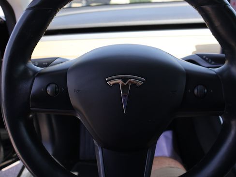 Used 2018 Tesla Model 3 Mid Range RWD image 33