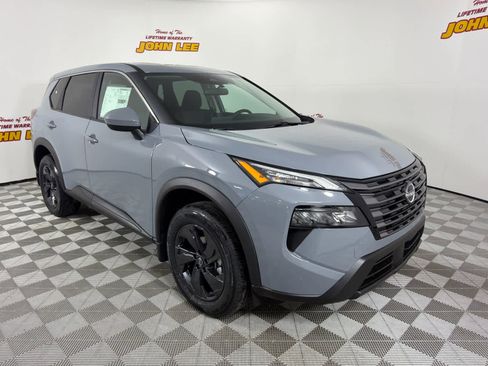 New 2026 Nissan Rogue SV FWD image 8