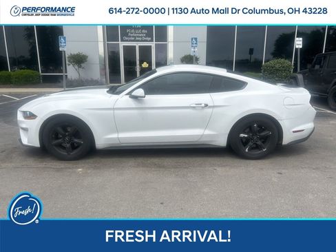 Used 2018 Ford Mustang Coupe RWD image 7