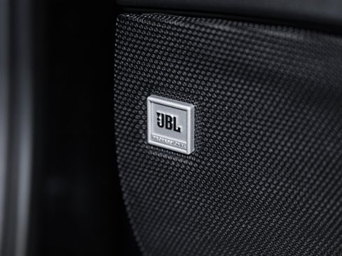 Used 2023 Ferrari F8 Tributo RWD image 50