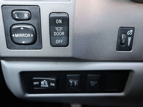 Used 2012 Toyota Tundra 4x4 Double Cab image 28