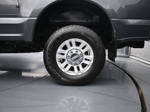 Used 2019 Ford F250 XL w/ STX Appearance Package AWD/4WD image 15