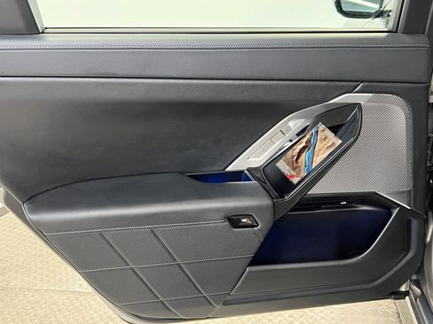 Used 2024 BMW 740i image 23